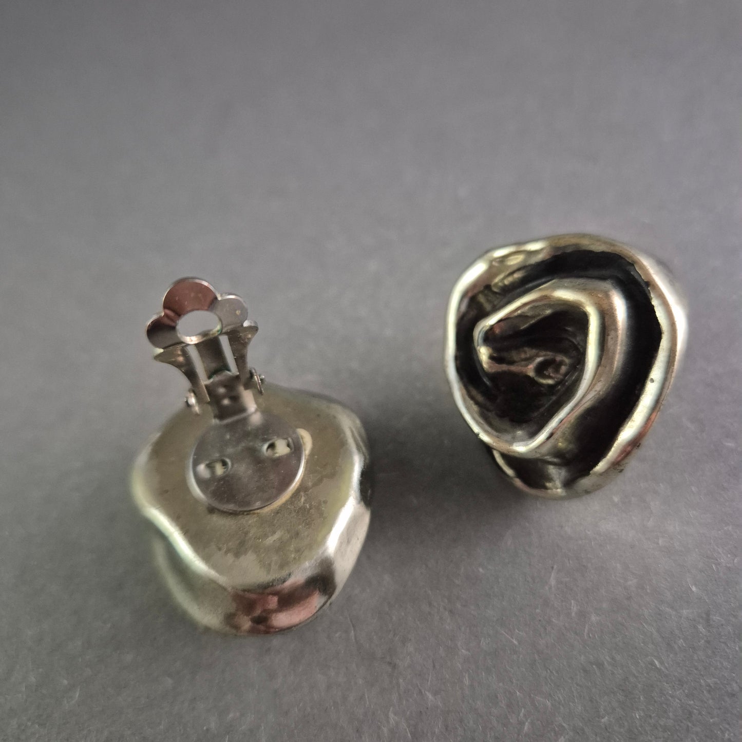 Vintage Sterling Silber Clip-Ohrringe – Organisches Design im Retro-Stil