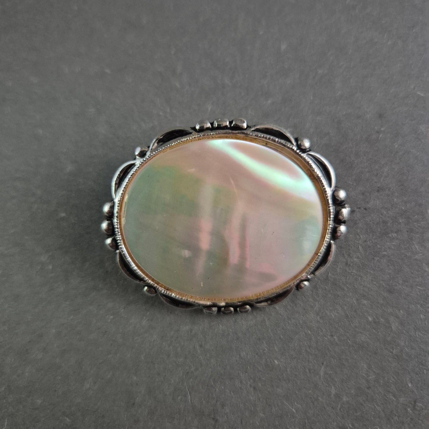 Vintage Perlmutt Brosche aus Sterling Silber – Elegante Retro-Optik