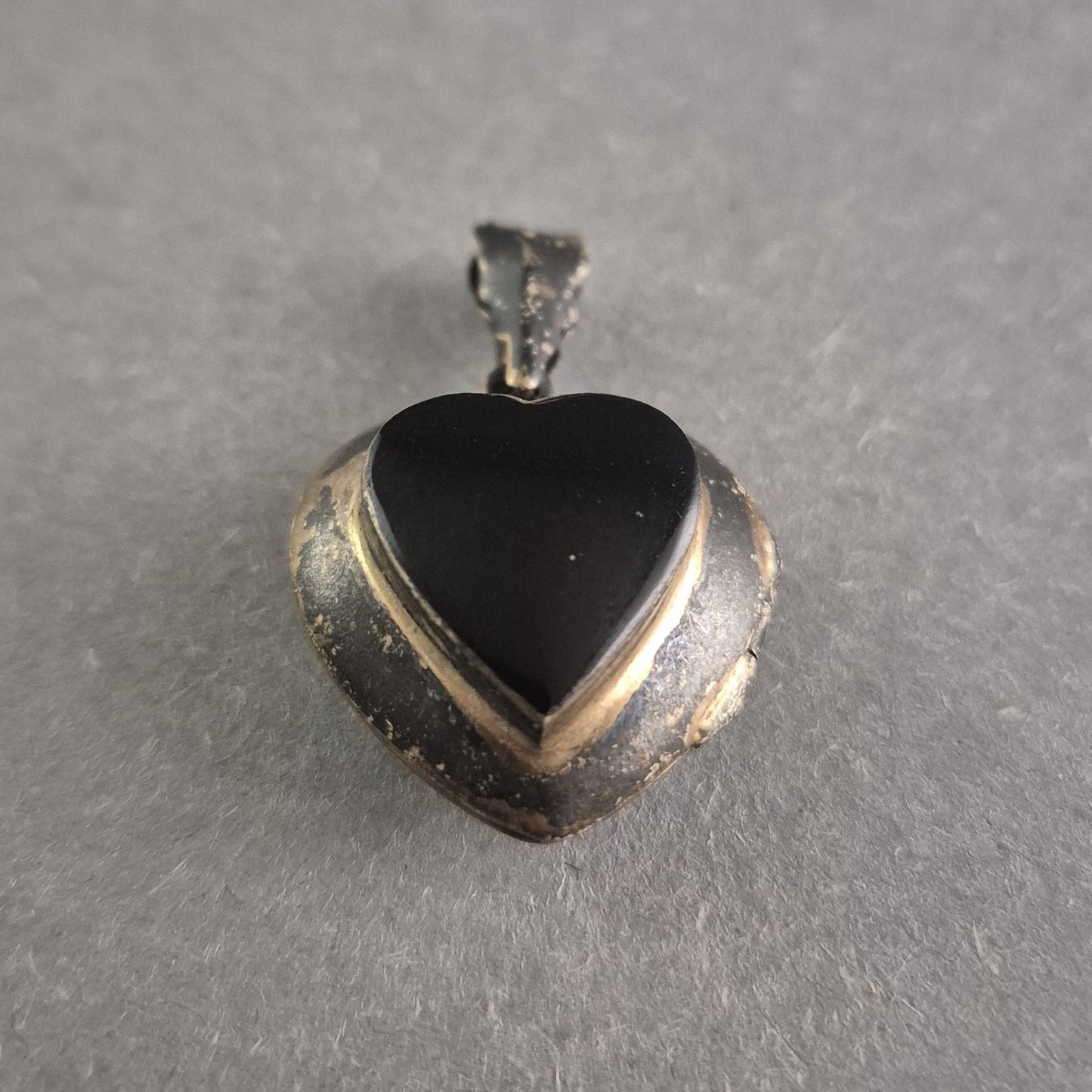 Vintage Sterling Silber Herz-Medaillon mit schwarzem Stein – Zeitloser Charme