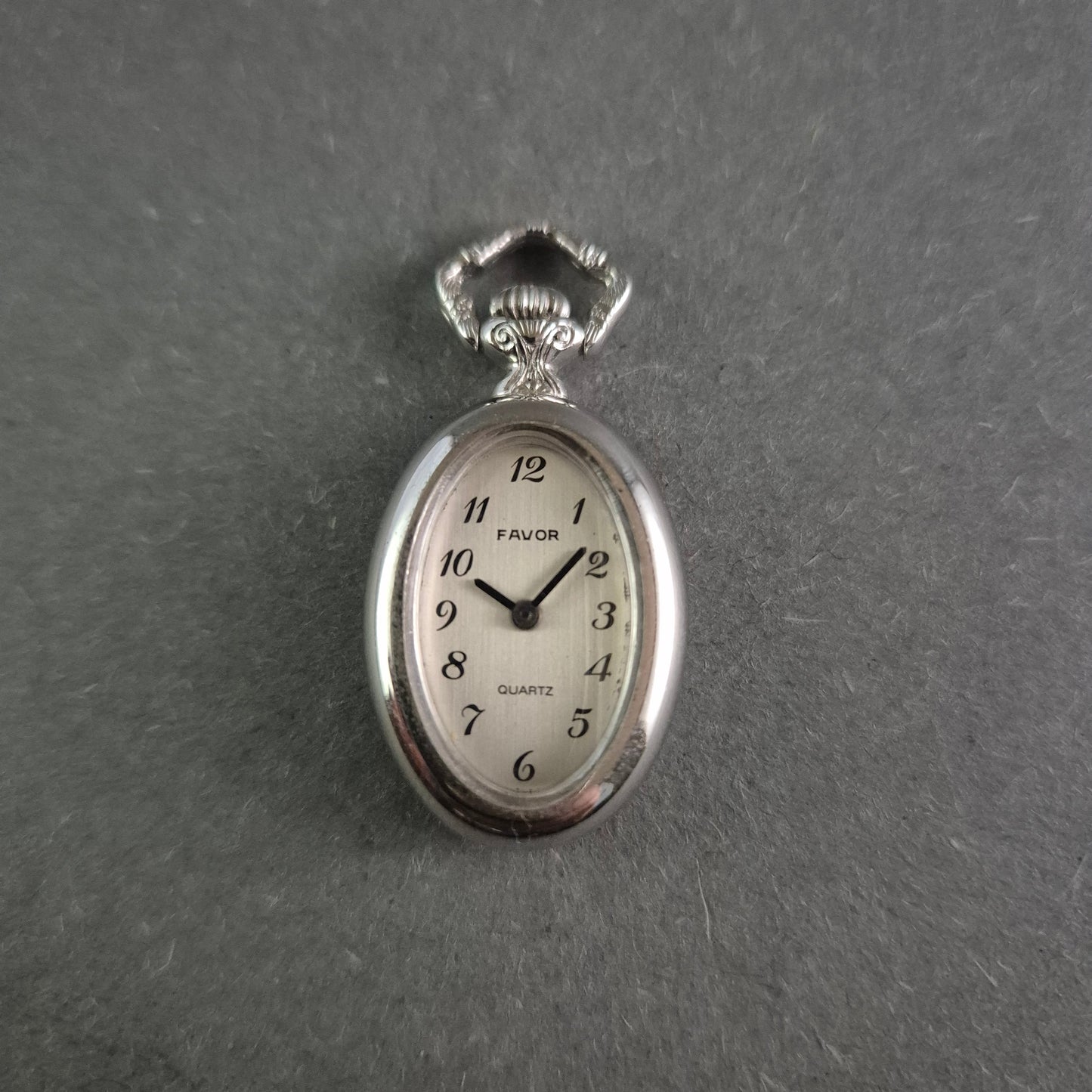 Elegante Favor Taschenuhr – Klassisches Design mit Quartzwerk