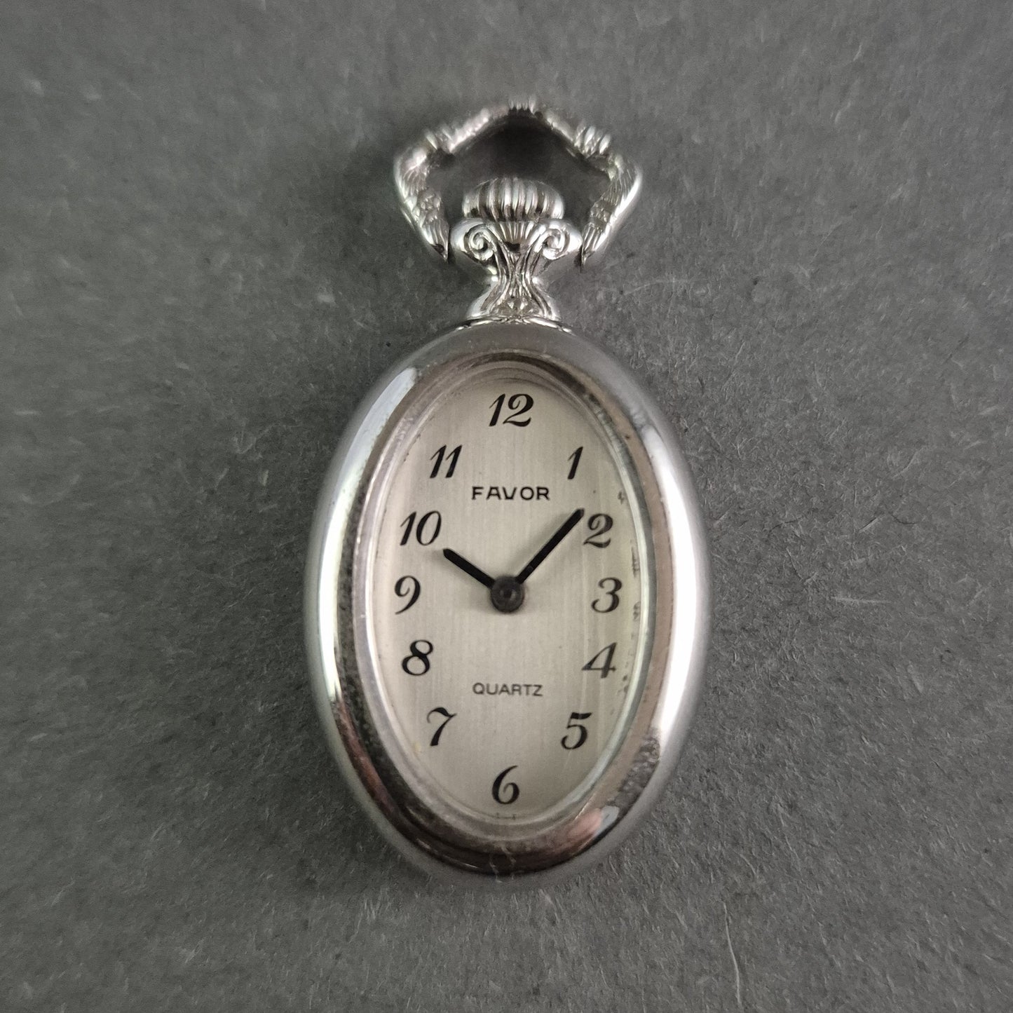 Elegante Favor Taschenuhr – Klassisches Design mit Quartzwerk