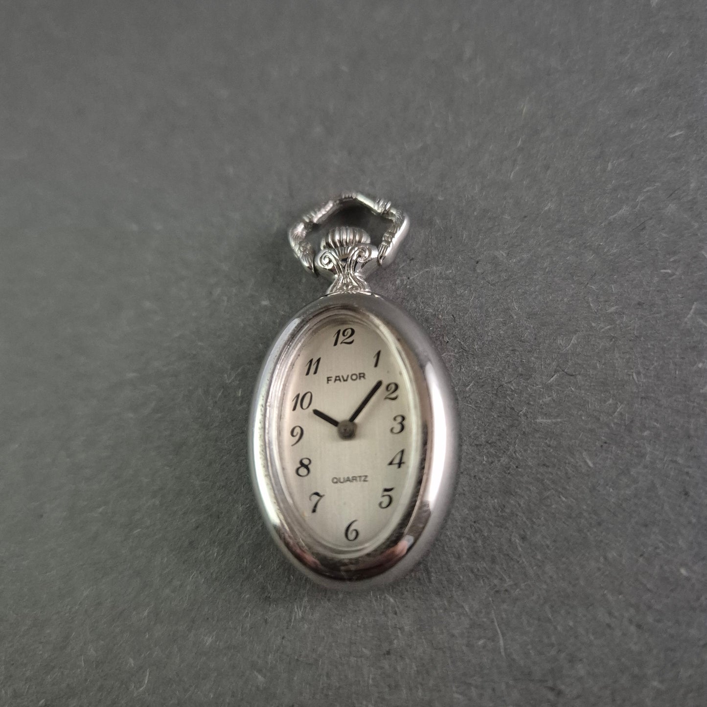 Elegante Favor Taschenuhr – Klassisches Design mit Quartzwerk
