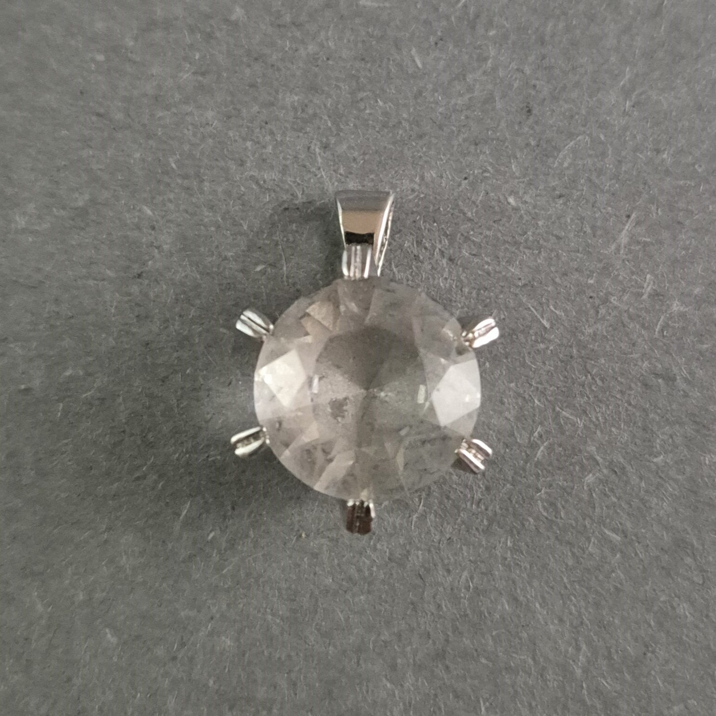 925 Silber Anhänger mit facettiertem Kristall – Eleganz im Stern-Design