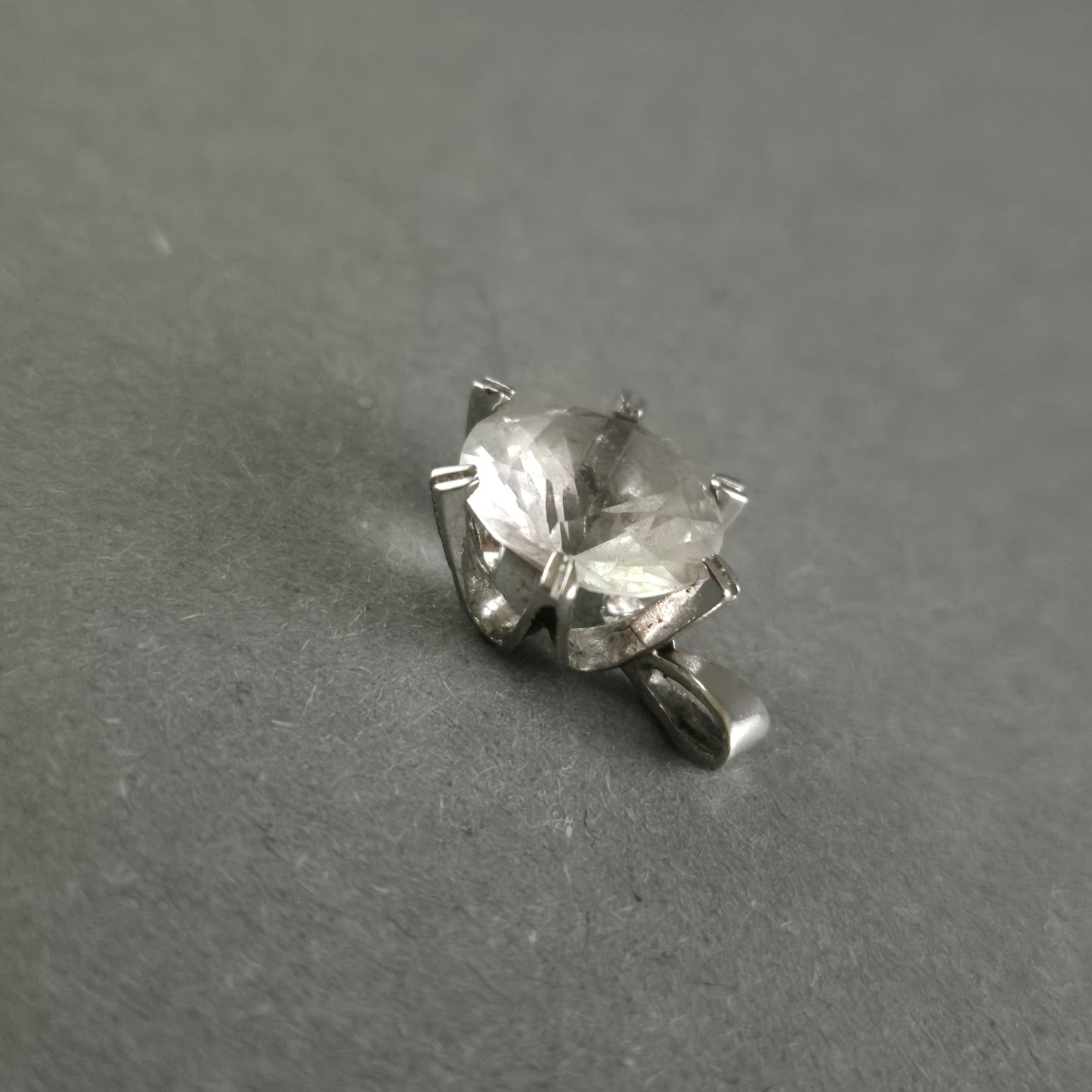 925 Silber Anhänger mit facettiertem Kristall – Eleganz im Stern-Design