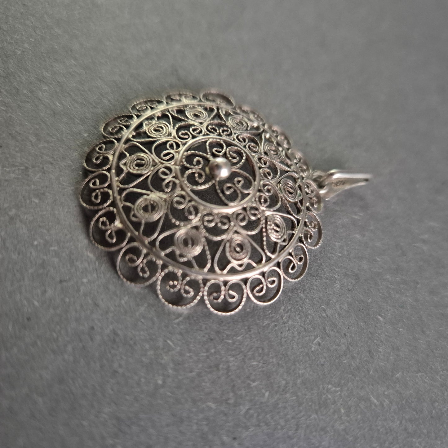 Eleganter Silberanhänger – Filigrane Handwerkskunst im Vintage-Stil