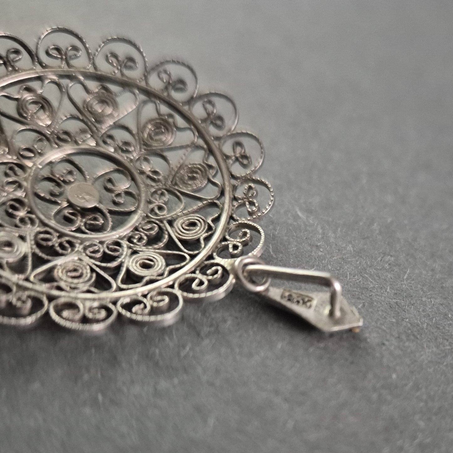 Eleganter Silberanhänger – Filigrane Handwerkskunst im Vintage-Stil