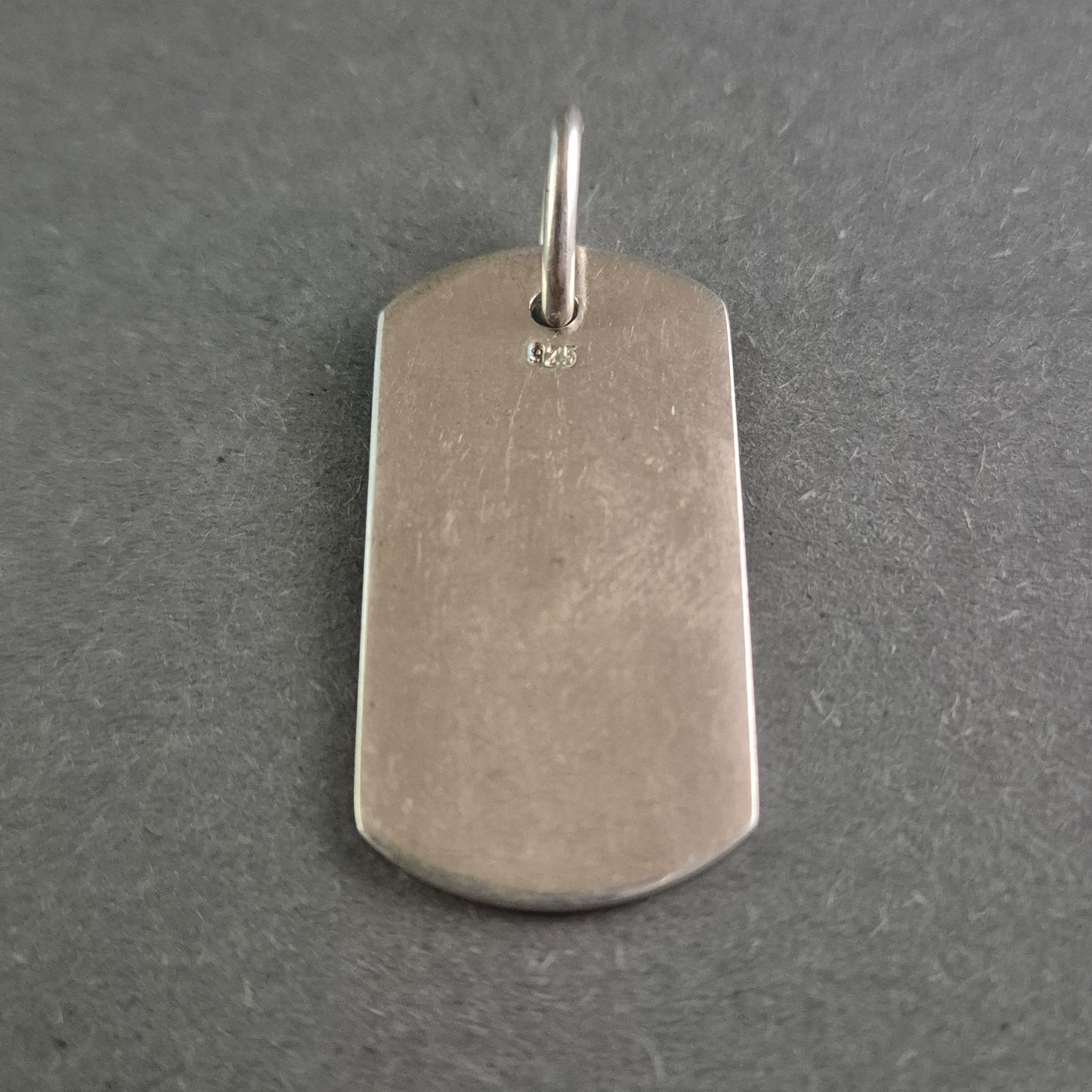 Zeitloser Silberanhänger – Elegantes Schild-Design aus 925er Silber