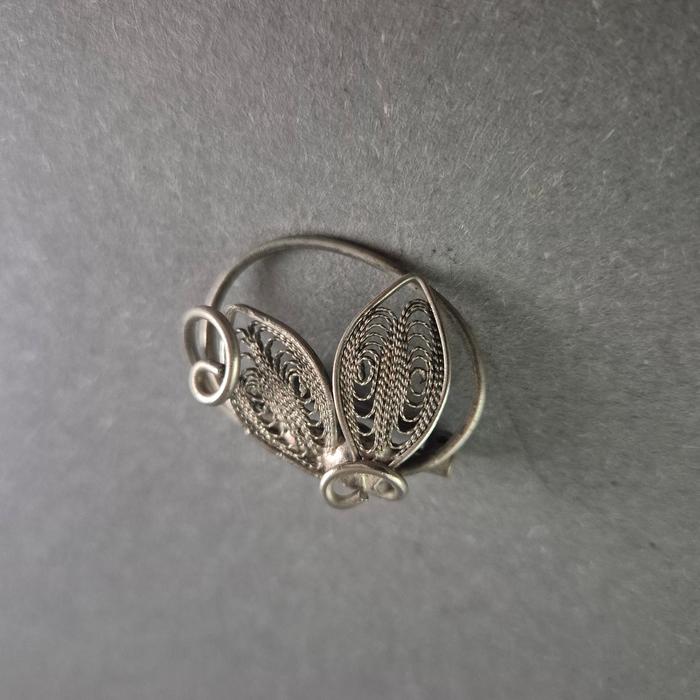 Filigrane Vintage-Brosche – Elegantes Blätter-Design aus Silber