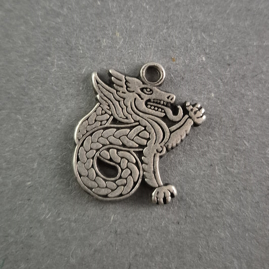 Antiker Drachen-Anhänger aus 925er Silber – Mystisches Design