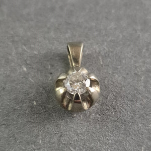 Eleganter Zirkonia-Anhänger aus vergoldetem Silber – Zeitloser Glanz