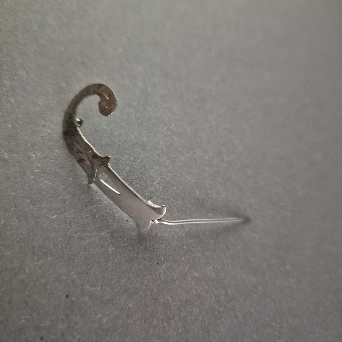 Vintage Buchstaben-Anhänger "J" aus 835er Silber – Elegantes Monogramm