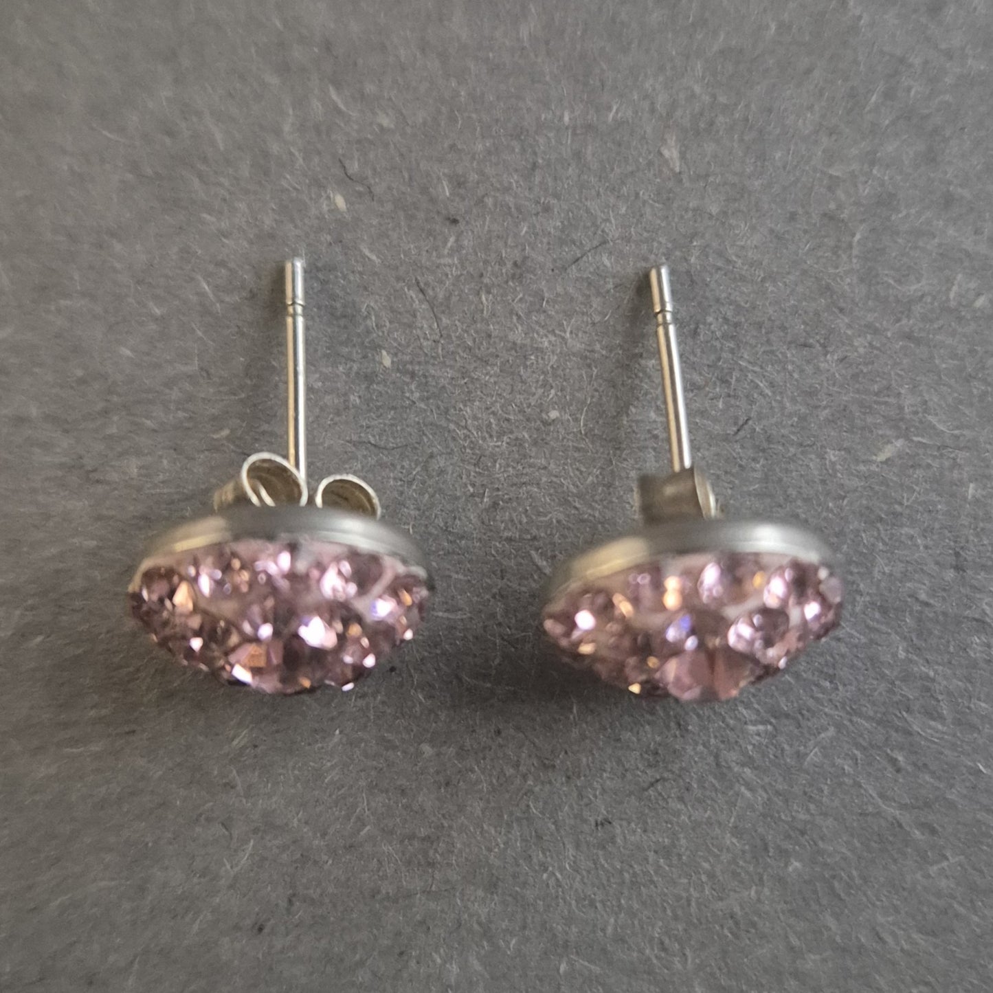 Glamouröse Ohrstecker mit Rosa Kristallen – Funkelnder Chic für jeden Anlass