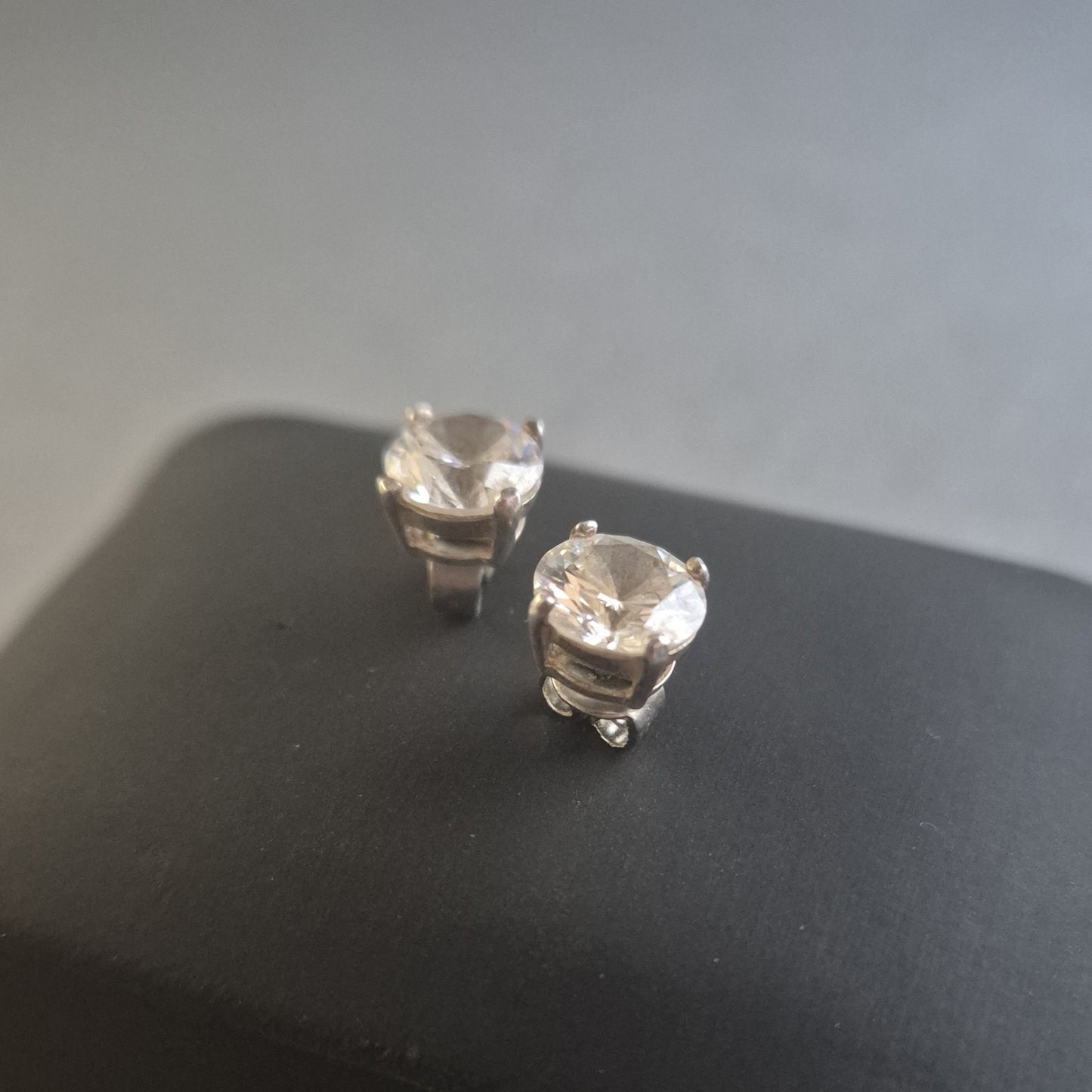 Elegante Silber Ohrstecker mit Zirkonia – Zeitloser Glanz für jeden Anlass