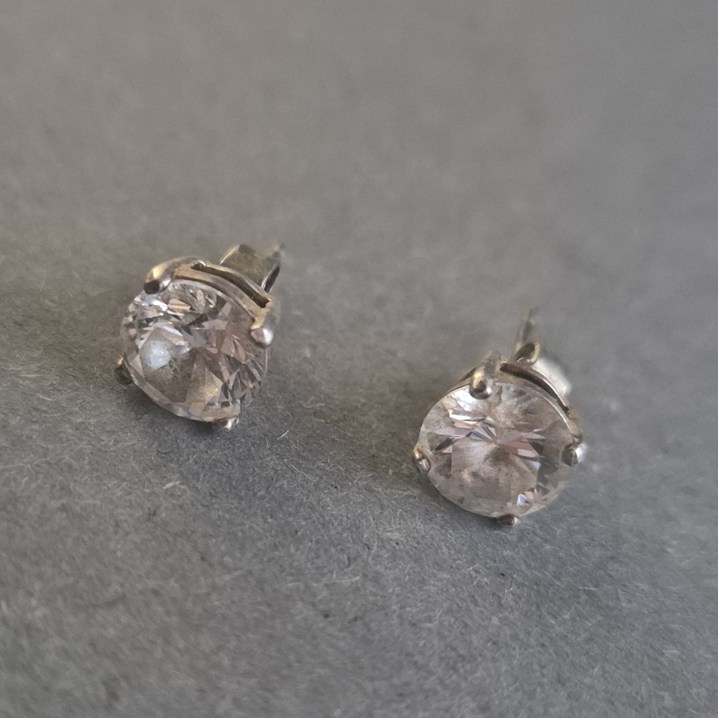 Elegante Silber Ohrstecker mit Zirkonia – Zeitloser Glanz für jeden Anlass