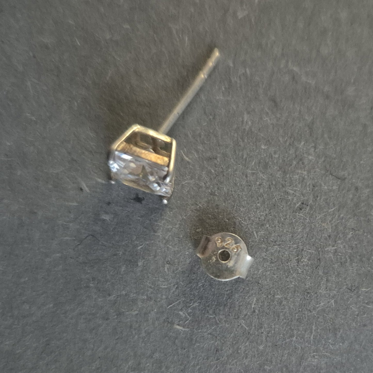 Elegante Silber Ohrstecker mit quadratischen Zirkonia – Zeitlose Eleganz