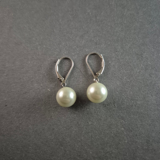 Elegante Perlen-Ohrhänger mit Klappverschluss – Schlichte Eleganz