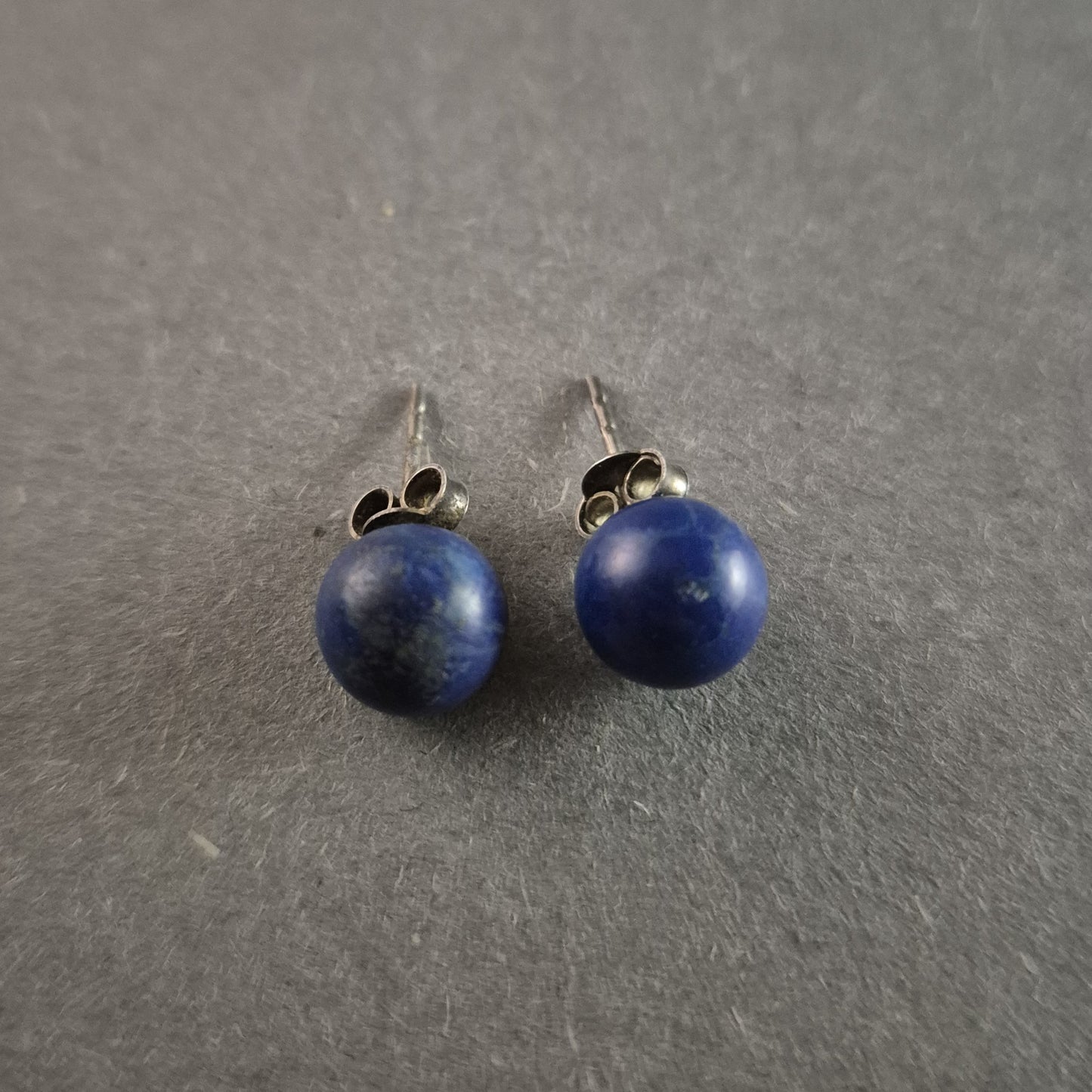 Vintage Clip-Ohrringe mit blauen Steinen – Klassische Eleganz in tiefem Blau