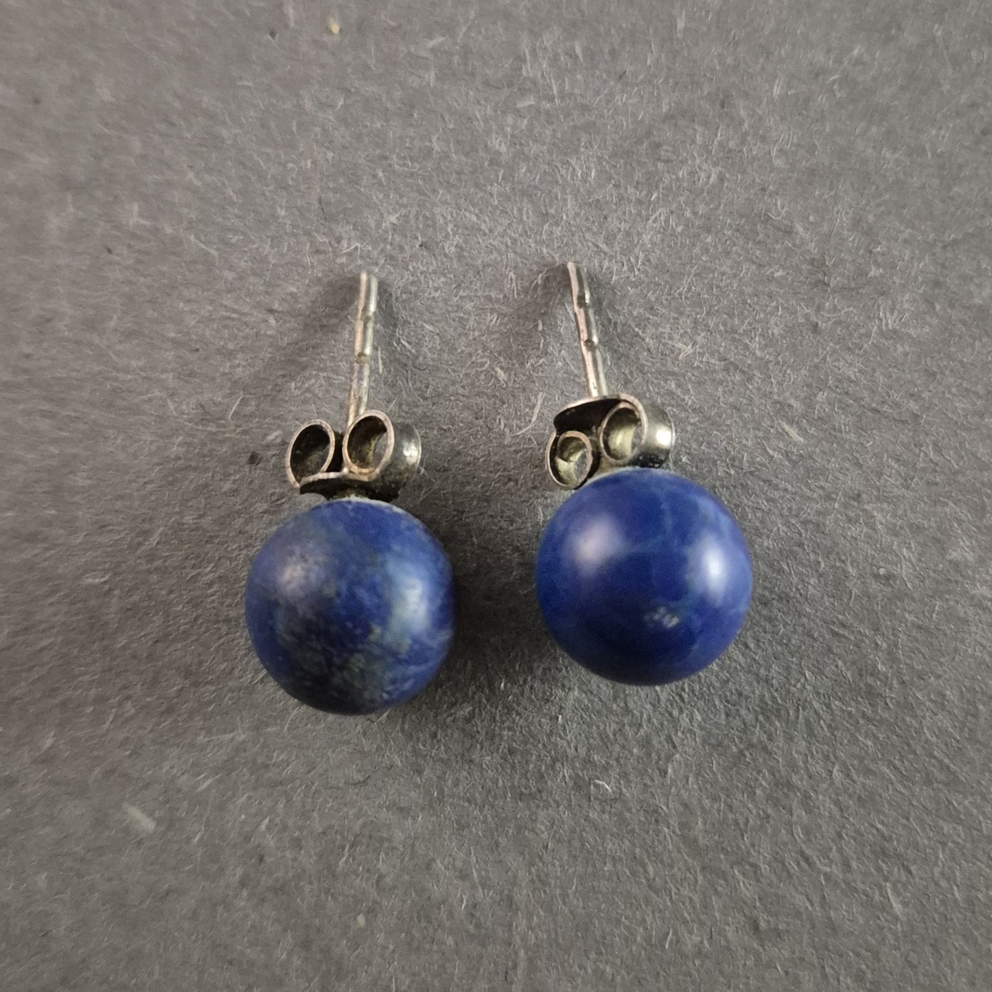 Vintage Clip-Ohrringe mit blauen Steinen – Klassische Eleganz in tiefem Blau