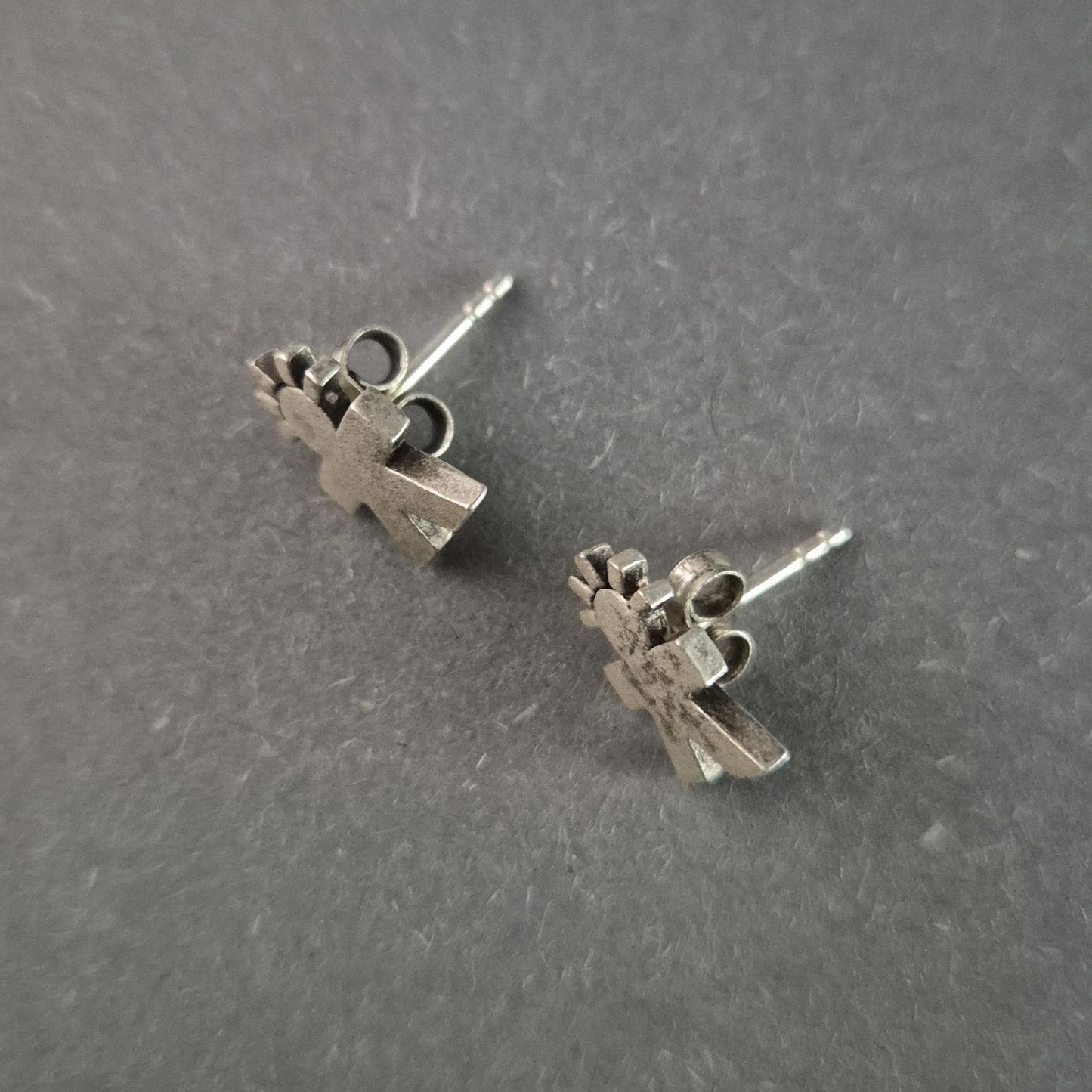 Silberne Ohrstecker im Sonnen-Männchen-Design – Verspielter Charme