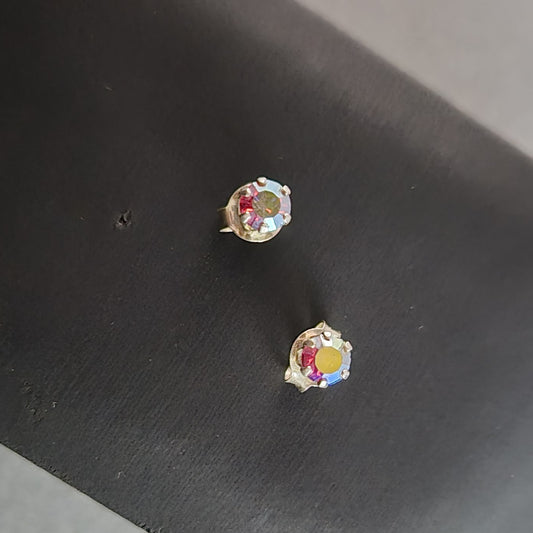 Vintage Silber Ohrringe mit Regenbogenkristallen – Funkelnde Eleganz
