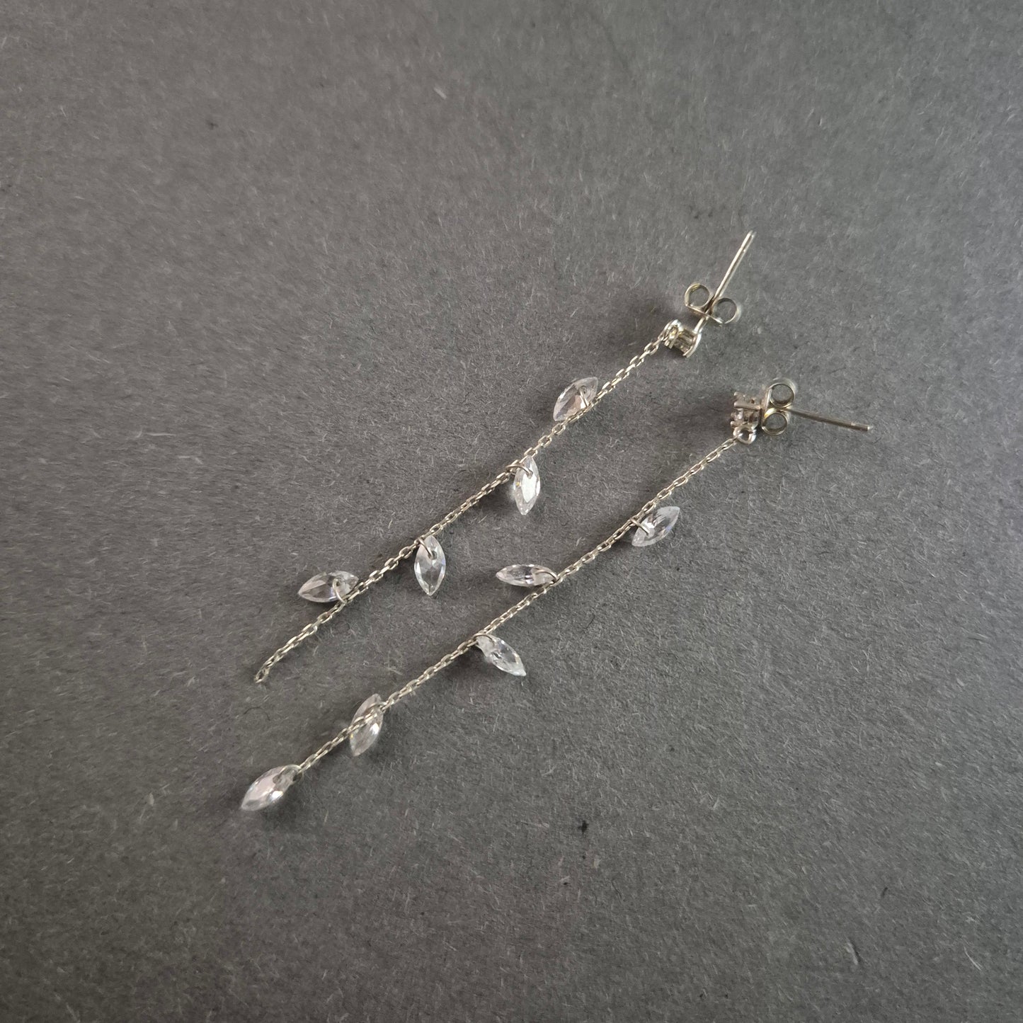 Elegante Hängeohrringe mit Kristallen – Zeitloser Glamour für jeden Anlass