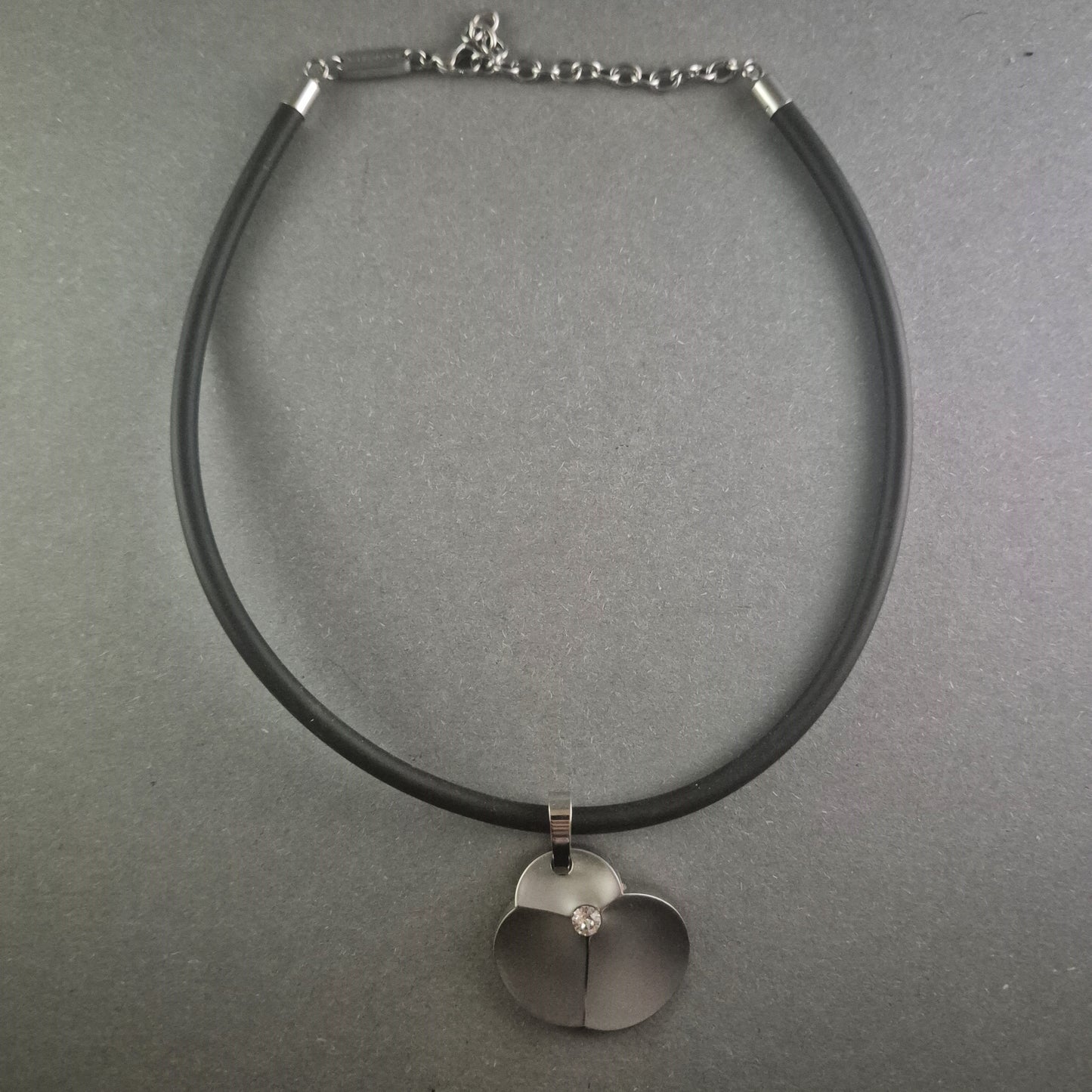 Elegantes Schmuck-Set mit Blüten-Design – Zeitlose Schönheit aus Edelstahl