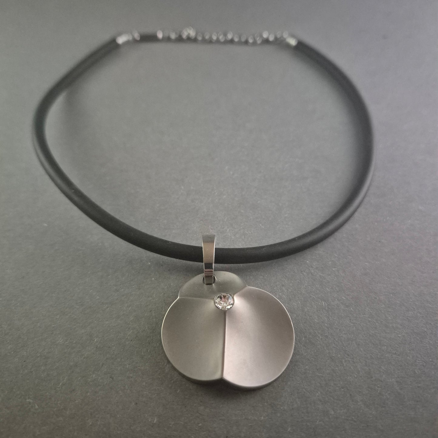 Elegantes Schmuck-Set mit Blüten-Design – Zeitlose Schönheit aus Edelstahl