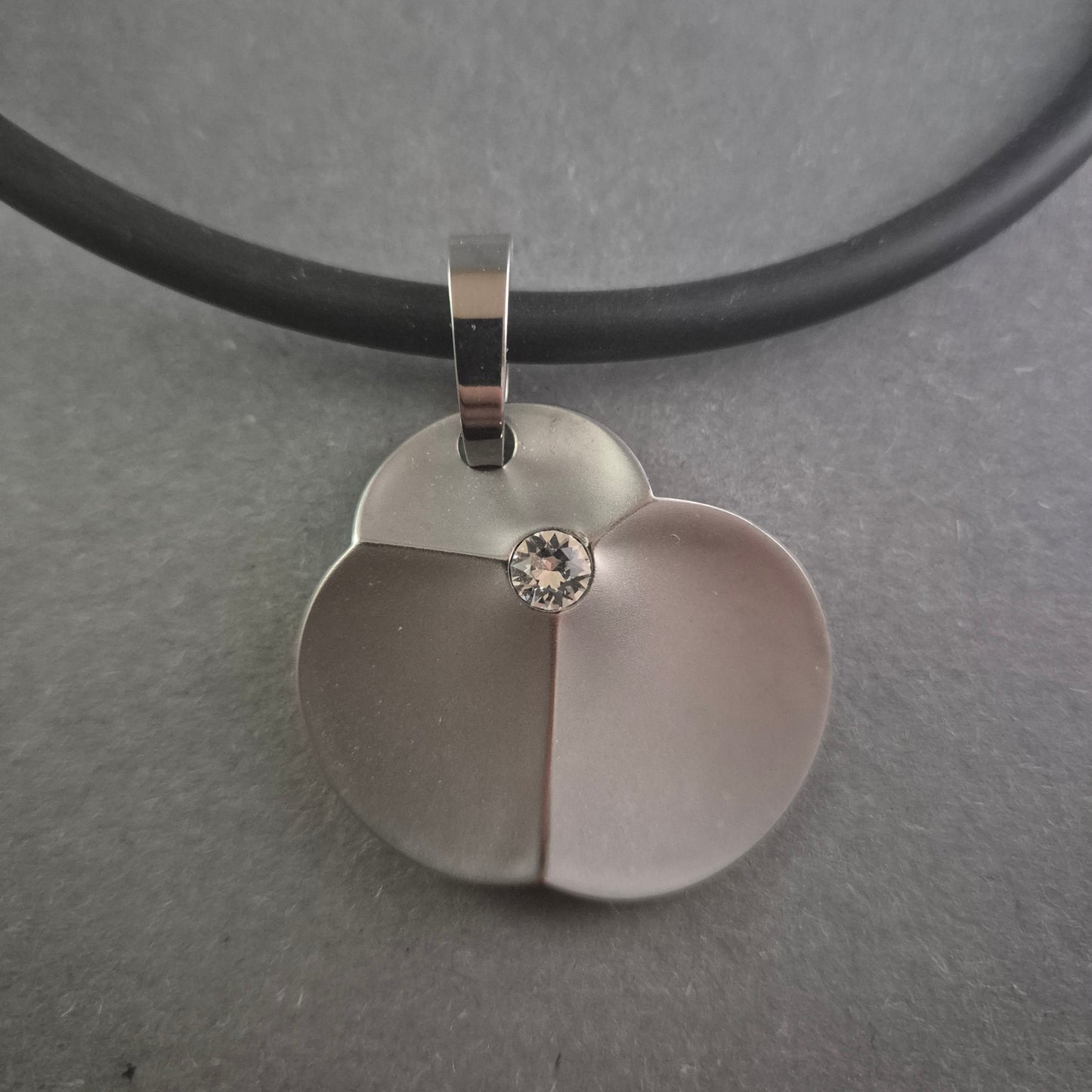 Elegantes Schmuck-Set mit Blüten-Design – Zeitlose Schönheit aus Edelstahl