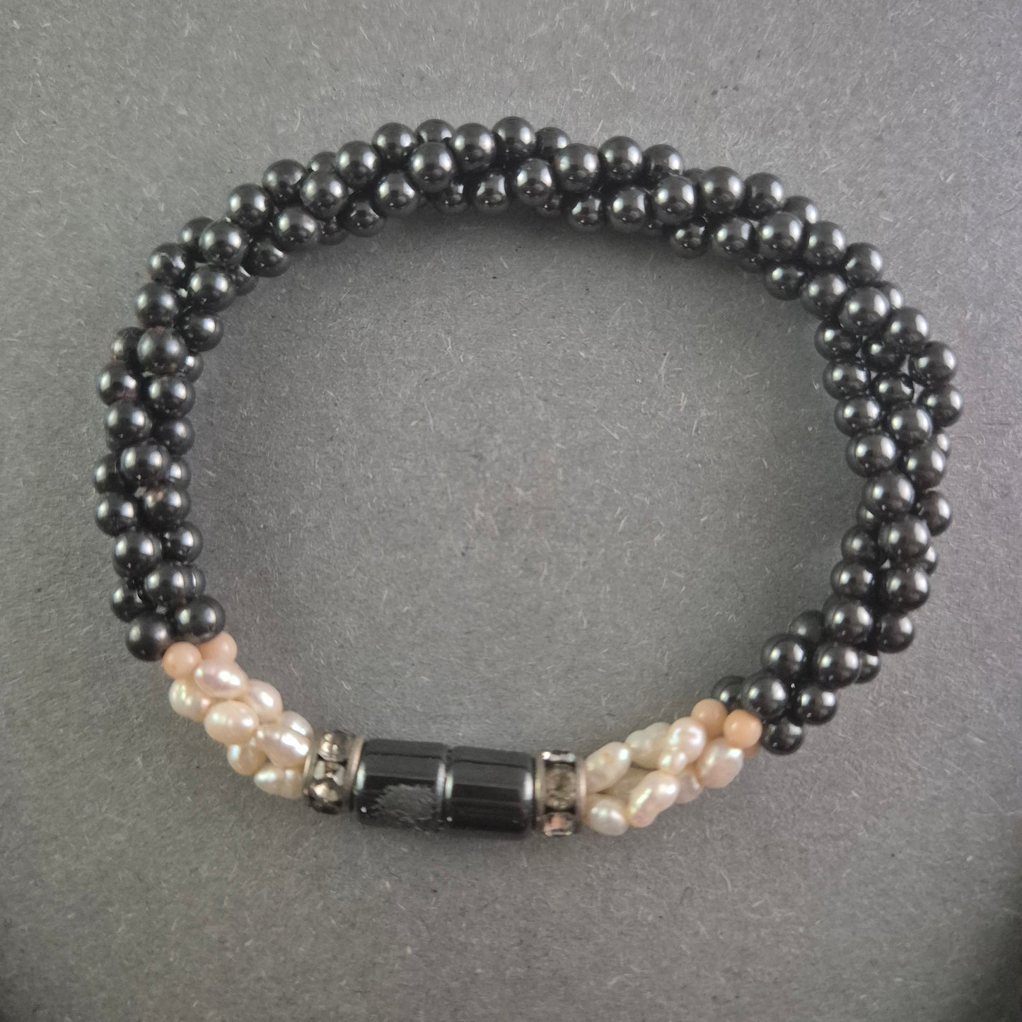 Elegantes Perlen-Set: Halskette und Armband mit schwarzem Onyx