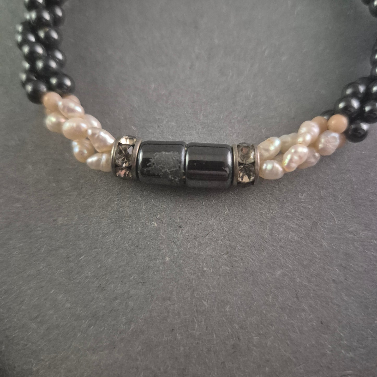 Elegantes Perlen-Set: Halskette und Armband mit schwarzem Onyx
