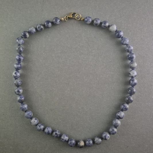 Elegante Sodalith-Halskette – Mystisches Blau mit natürlicher Maserung