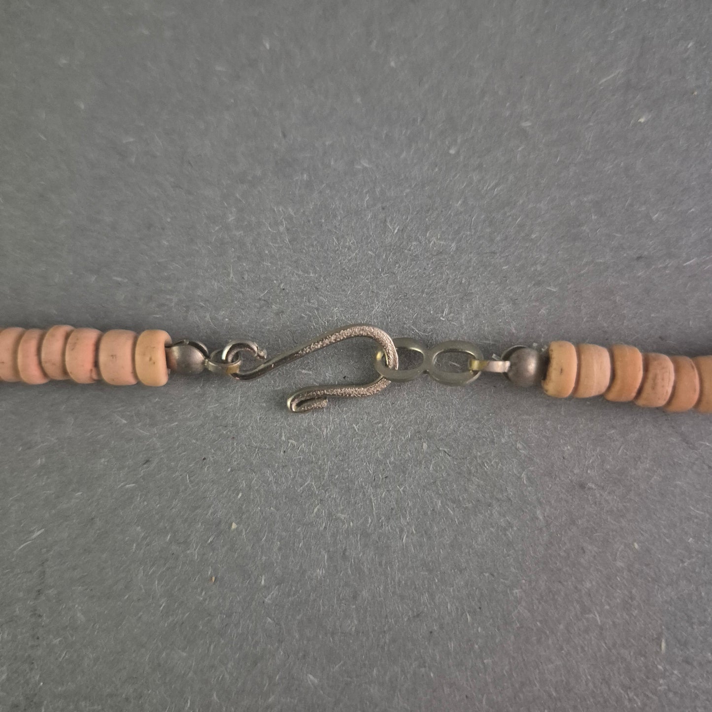 Vintage Holzperlen-Halskette – Naturverbunden und Rustikal