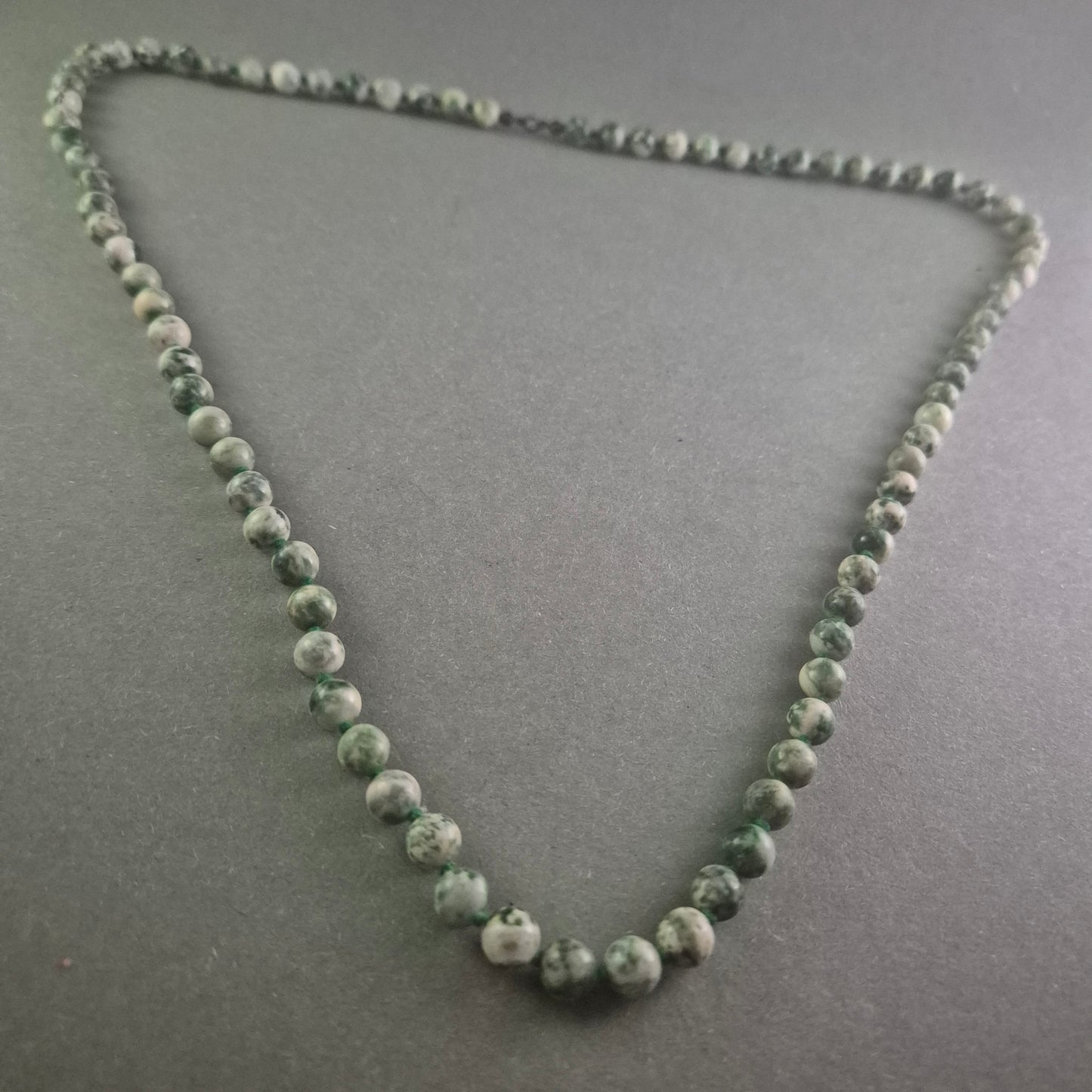 Elegante Halskette aus grünem Jaspis – Natürliche Schönheit und zeitlose Eleganz