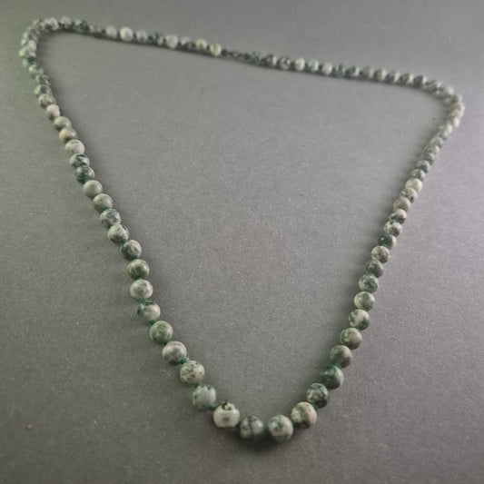 Elegante Halskette aus grünem Jaspis – Natürliche Schönheit und zeitlose Eleganz