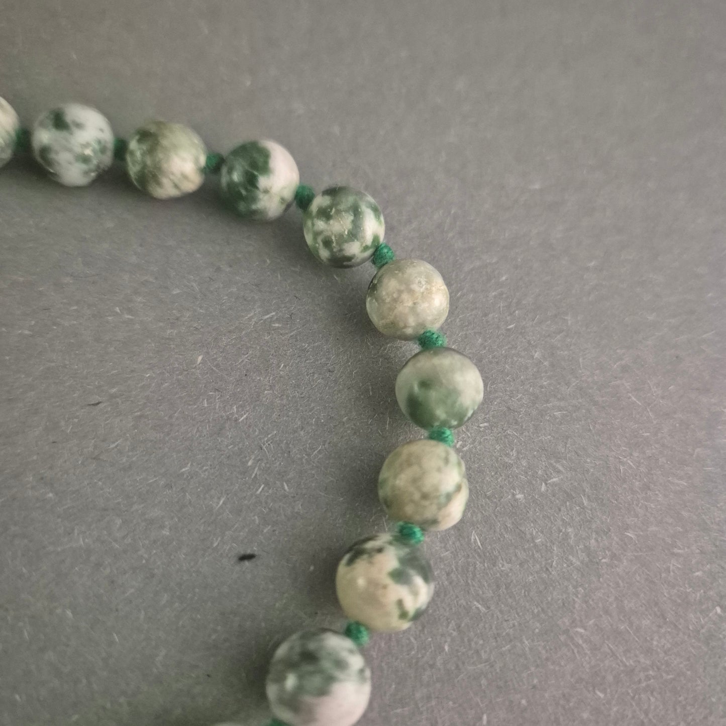 Elegante Halskette aus grünem Jaspis – Natürliche Schönheit und zeitlose Eleganz