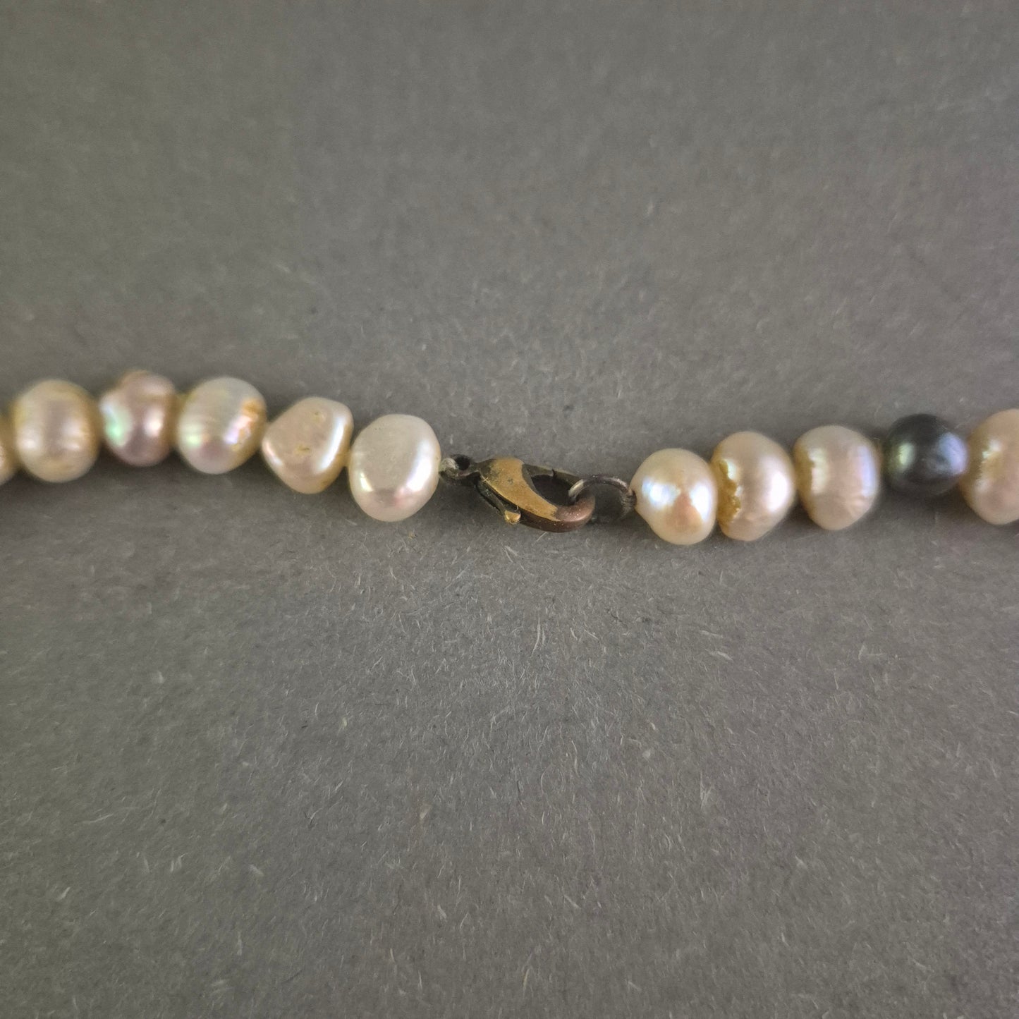 Elegante Perlenkette mit natürlichen Süßwasserperlen – Klassische Schönheit