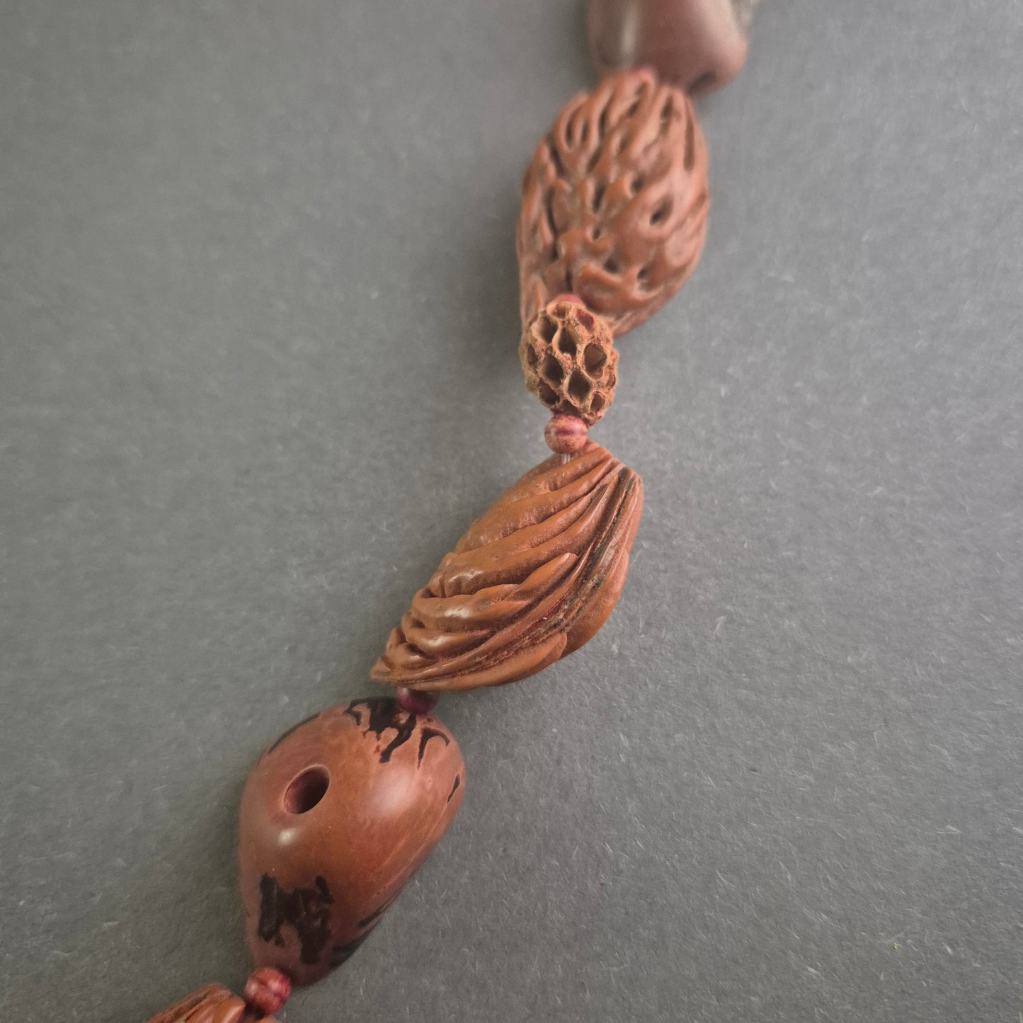 Natursamen-Halskette Einzigartiger Ethno-Schmuck aus natürlichen Materialien