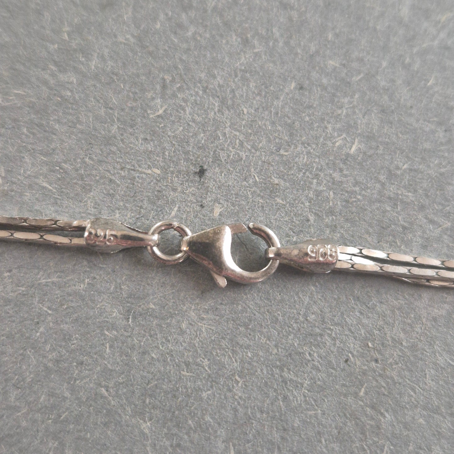 Elegante Vintage-Perlenkette mit Silberakzenten – Zeitlose Raffinesse