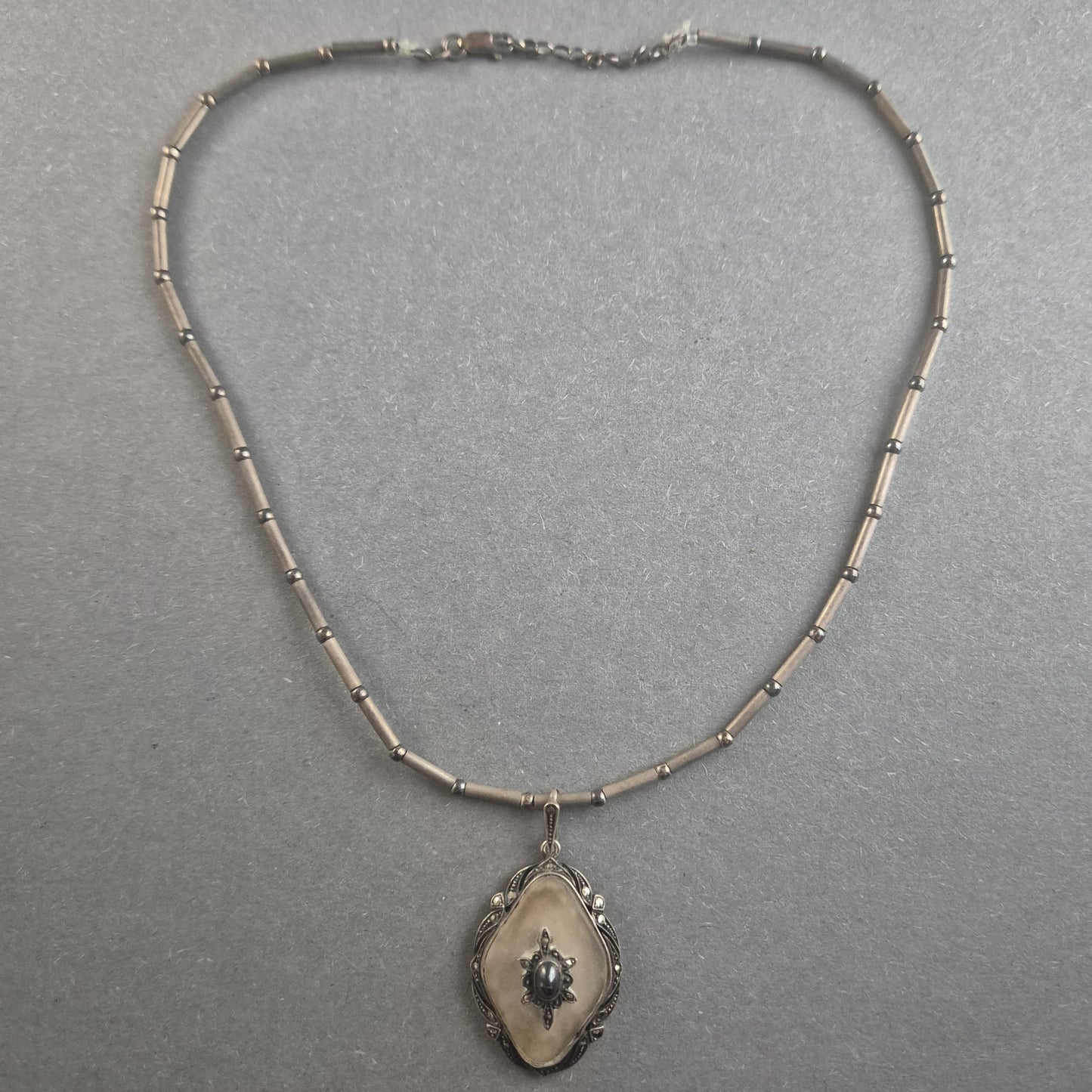 Elegante Vintage-Silberkette mit Anhänger – Zeitlose Eleganz aus 835 Silber