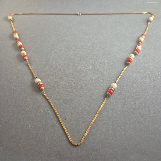 Vintage-Halskette mit goldfarbenen Akzenten – Exotischer Ethno-Chic