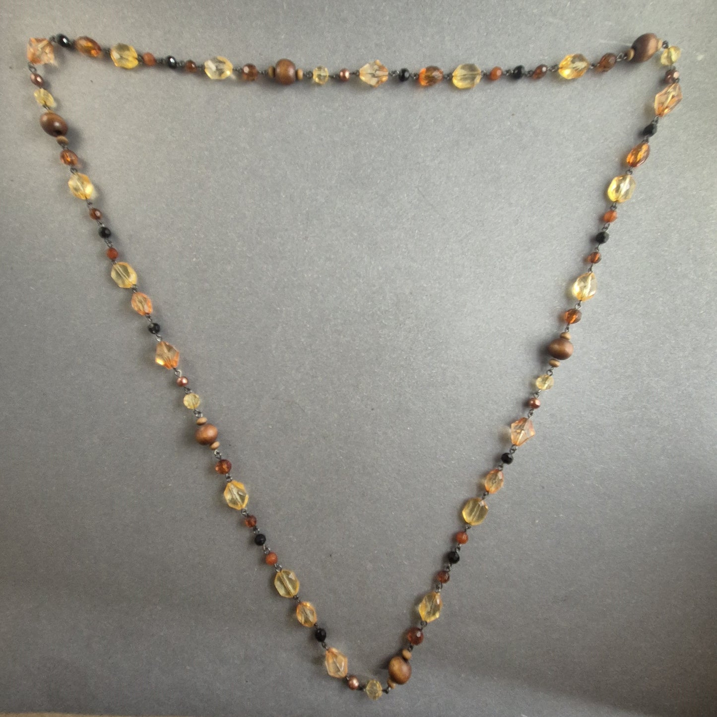 Halskette Glas- und Holzperlen Natürliche Eleganz mit warmen Erdtönen