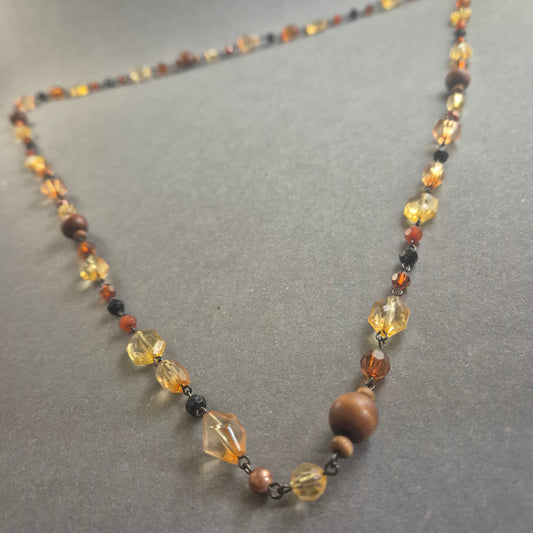 Halskette Glas- und Holzperlen Natürliche Eleganz mit warmen Erdtönen