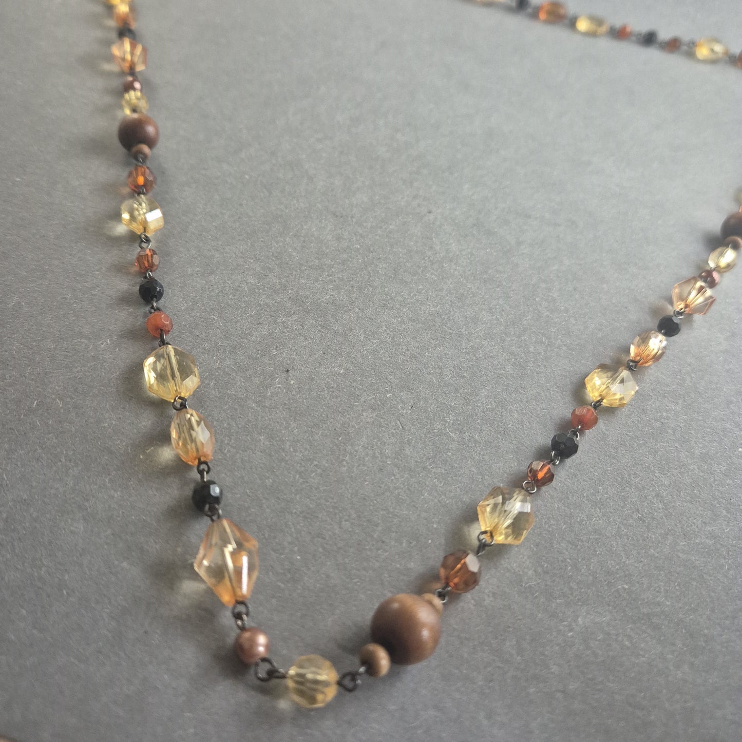 Halskette Glas- und Holzperlen Natürliche Eleganz mit warmen Erdtönen