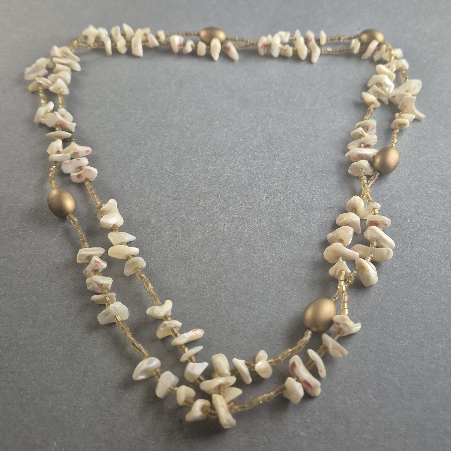 Halskette mit Muschel- und Glasperlen Maritime Eleganz