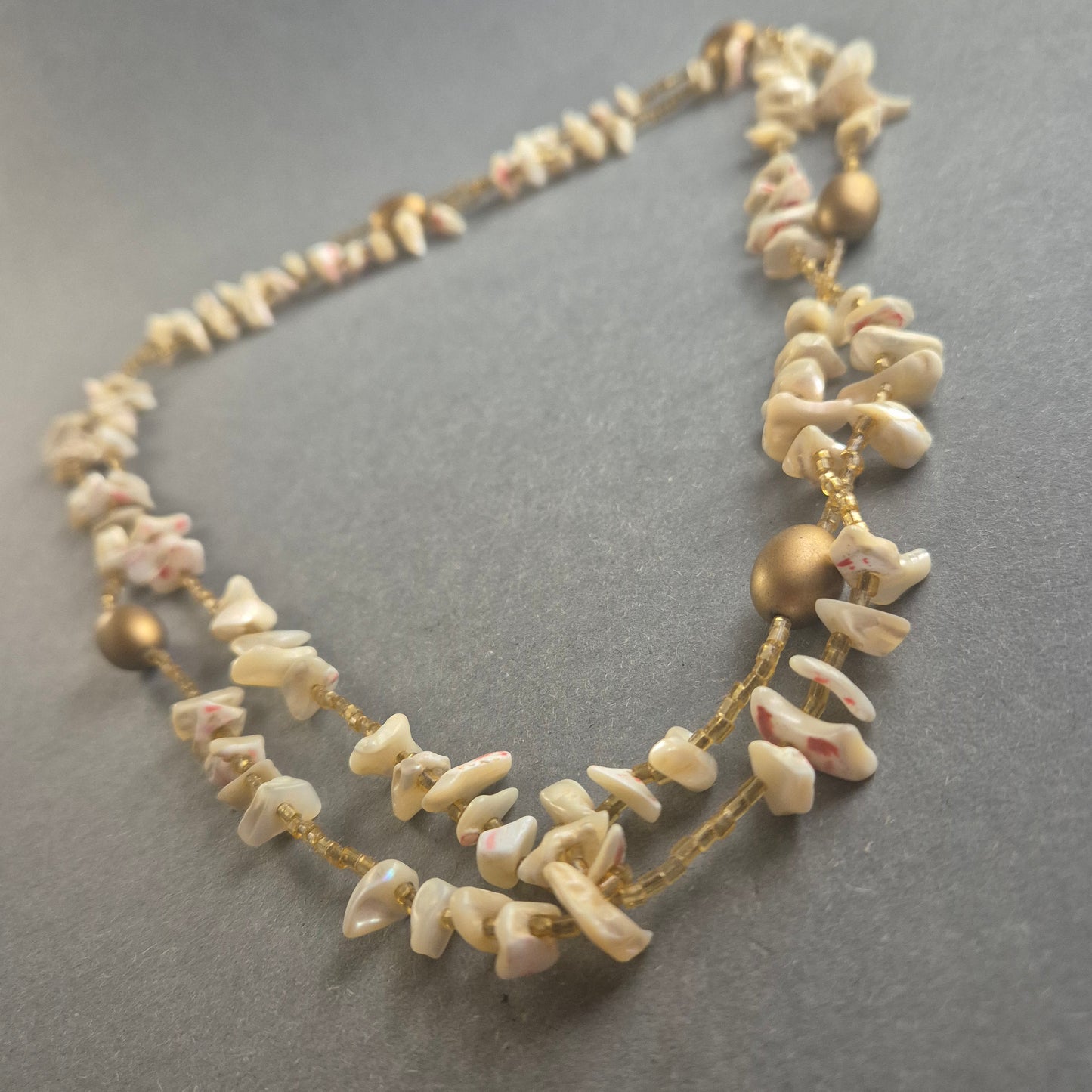 Halskette mit Muschel- und Glasperlen Maritime Eleganz