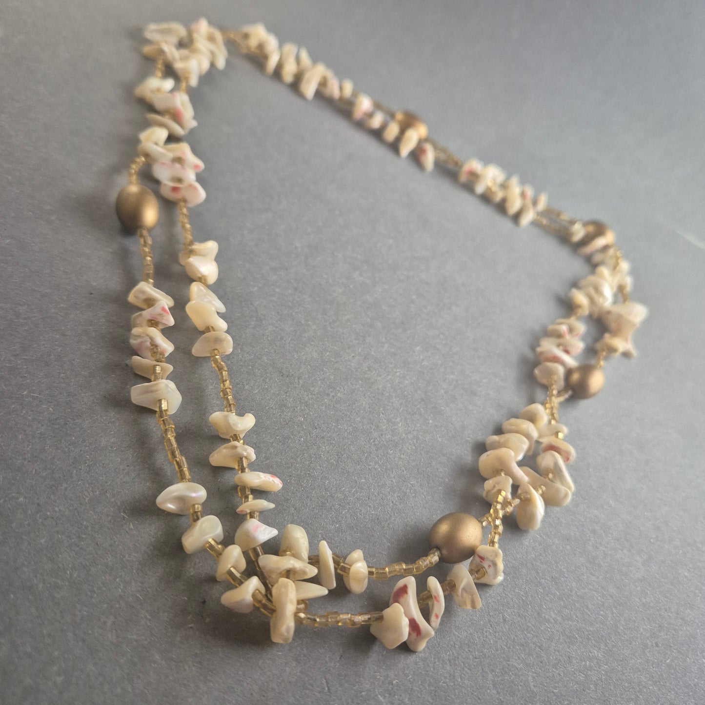 Halskette mit Muschel- und Glasperlen Maritime Eleganz