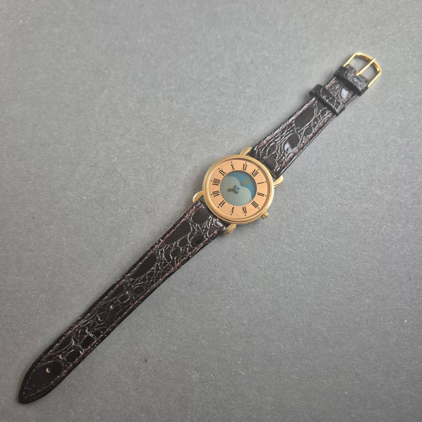 Elegante Vintage-Armbanduhr – Mondphasen-Design und Klassische Römische Ziffern