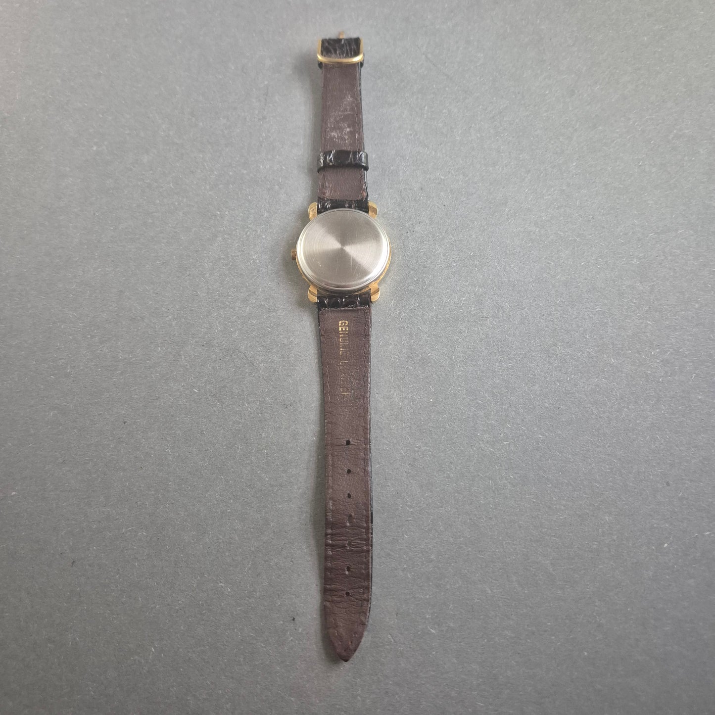 Elegante Vintage-Armbanduhr – Mondphasen-Design und Klassische Römische Ziffern