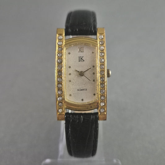 Elegante IK Damenarmbanduhr – Goldenes Design mit Strassverzierung