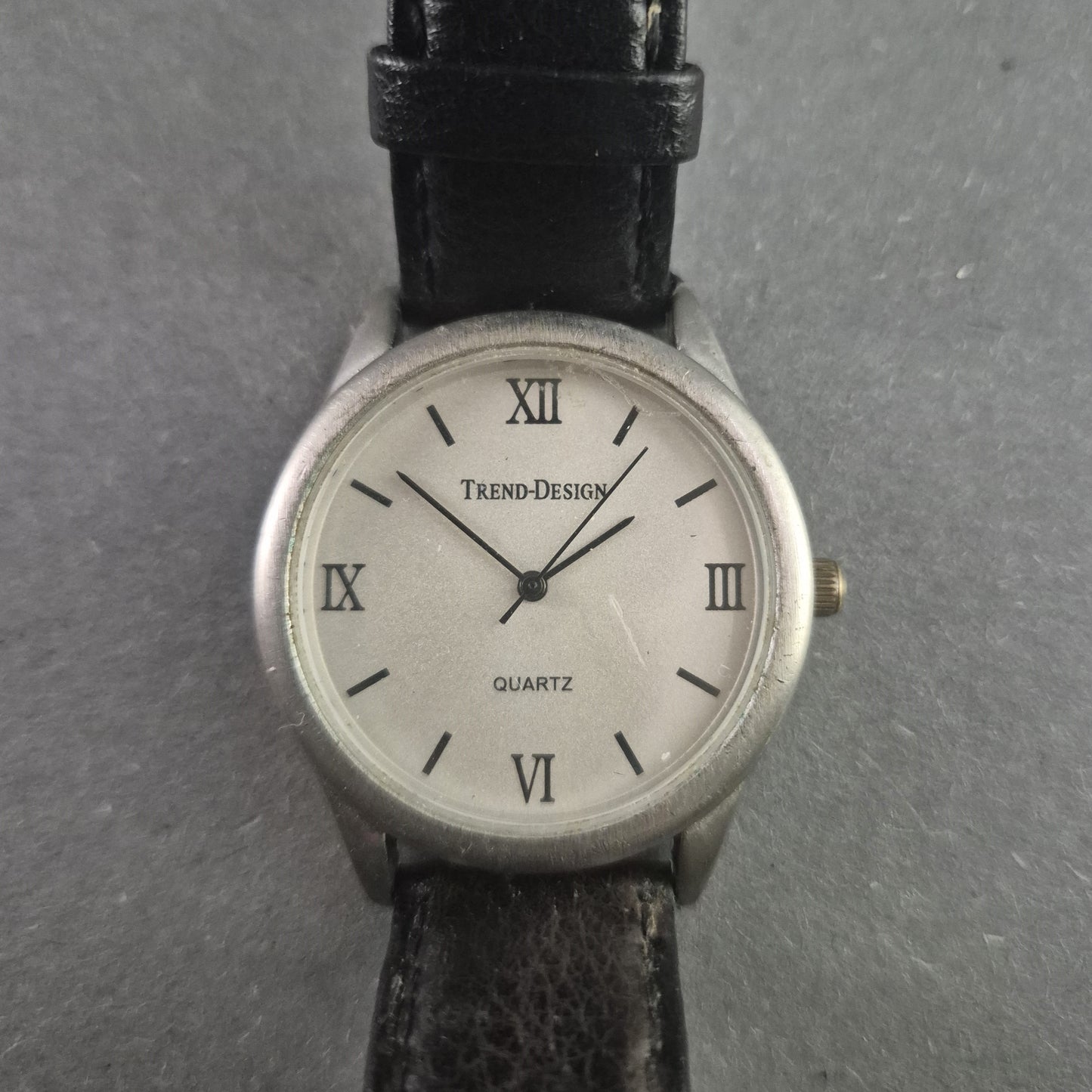 Trend Design Herrenarmbanduhr Elegantes Design mit römischen Ziffern